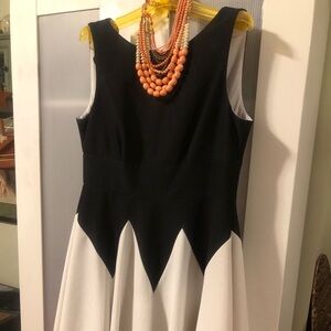 Mod COTURE designer b&w scoop swing dress STRECH sleeveless